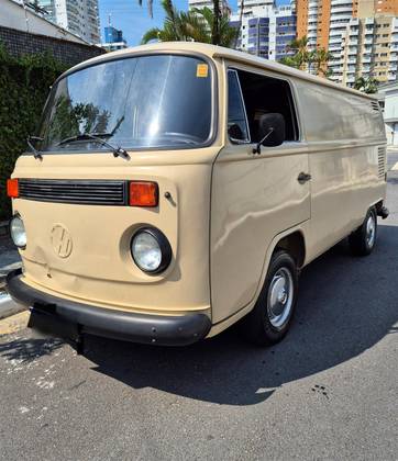 VOLKSWAGEN KOMBI 1.6 FURGÃO 8V GASOLINA 3P MANUAL